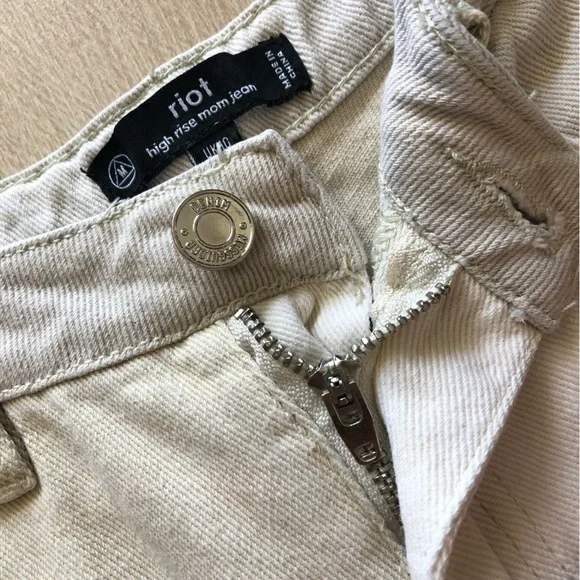 Missguided Riot Neutral Patched High Rise Mom Jean Size 6 - Picture 7 of 14